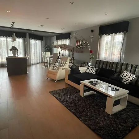 Nyaraló Residencial Relax Para 10 Personas Santa Divina Naveces